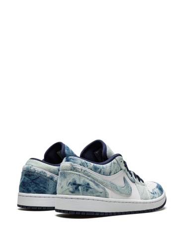 Air Jordan Greece 1 Low Se Washed Denim Sneakers